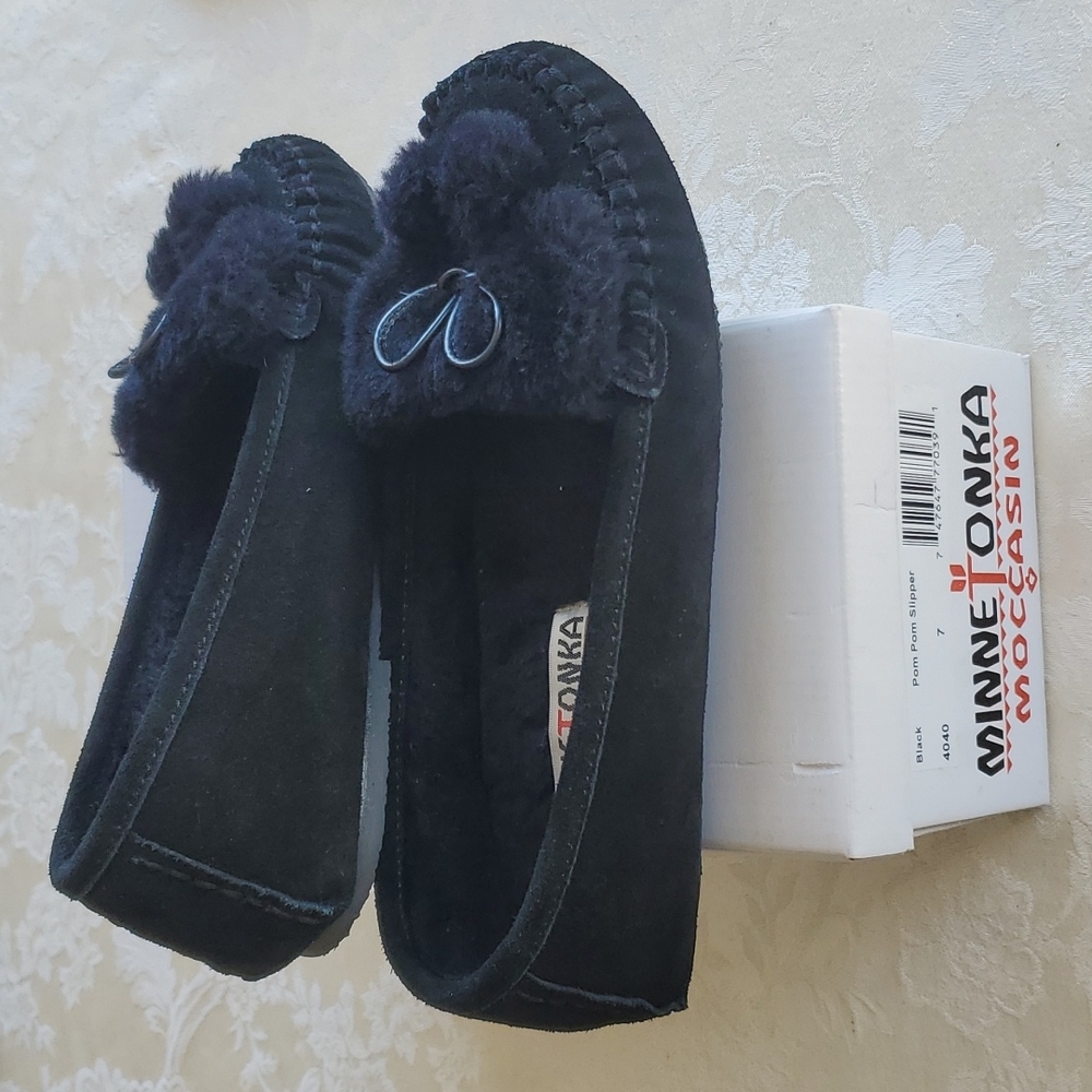 NWT Minnetonka Slippers